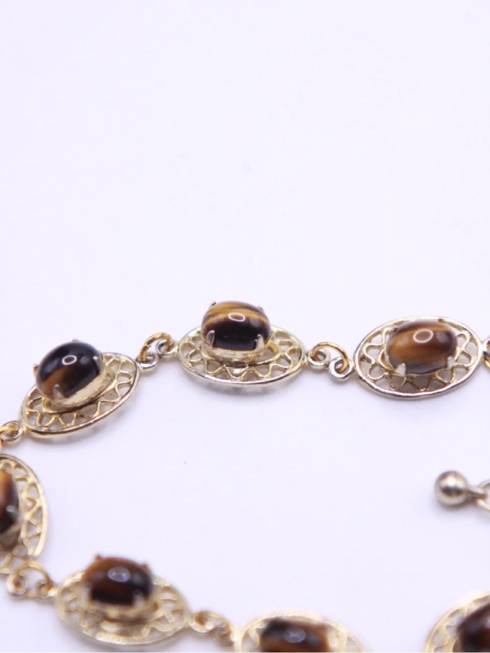 Vintage unsigned Gold-Tone Filigree Tiger Eye Oval Link Bracelet